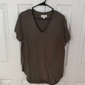 Cloth & Stone Khaki V-Neck Short Sleeve Top